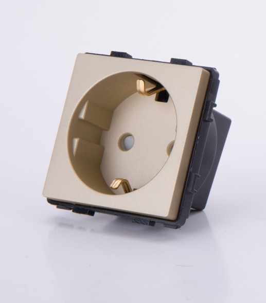 Модуль-розетка 220В, Со шторками и заземлением. Золотой