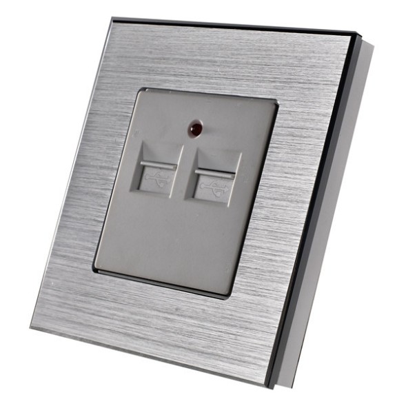 USB-розетка 5V/3,1А. (19Вт, быстрая зарядка). Серебристый. Алюминий